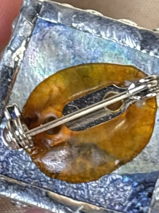 Vintage Square Carved Abalone Brooch – Artisan Made, Beautifully Handmade B69 - Picture 4 of 5